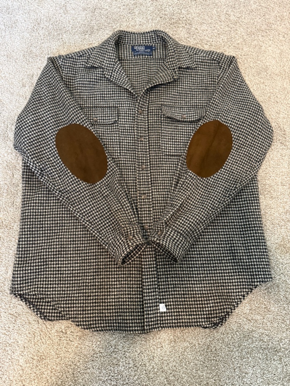 Ralph Lauren Black and Cream Houndstooth Oversized Shirt. - Picture 5 of 9